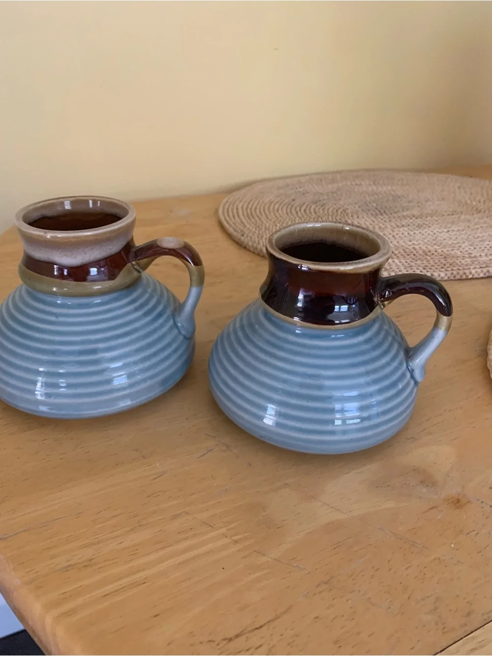 Vintage Blue and Brown Gibson no spill travel mugs